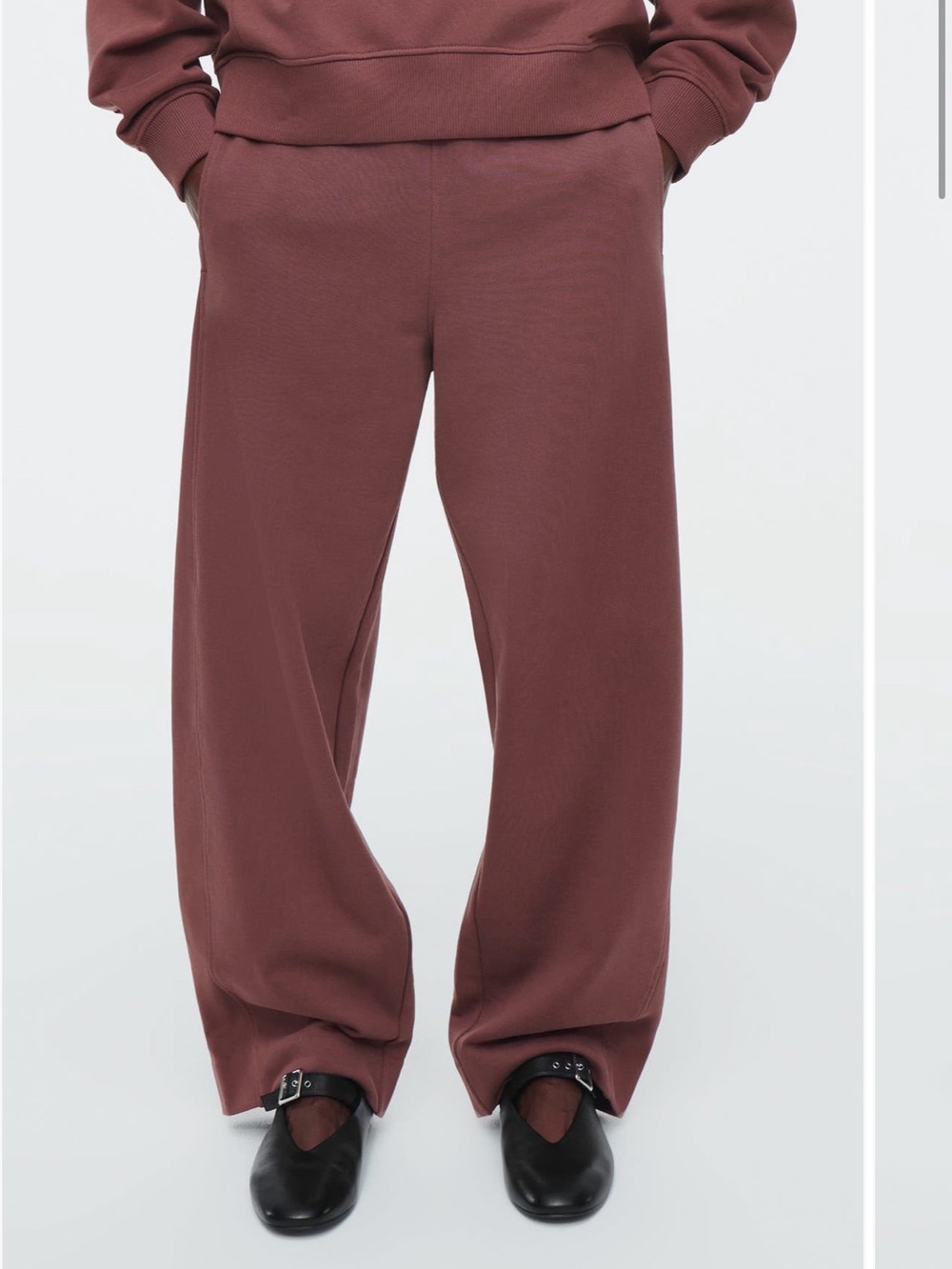 COS Organic Cotton Blend Barrel
Leg Joggers